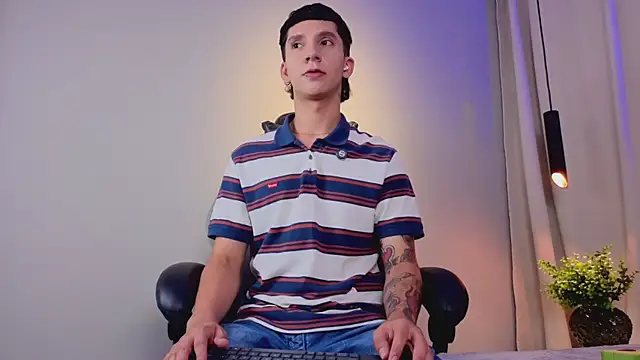 Chat +18 de JacoboSwam ao vivo