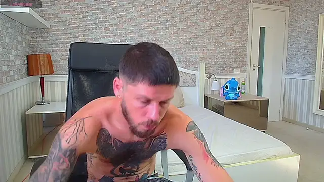 Chat XXX en directo de JonahShaw