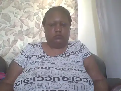fat_ebonyqueen élő XXX-chatje