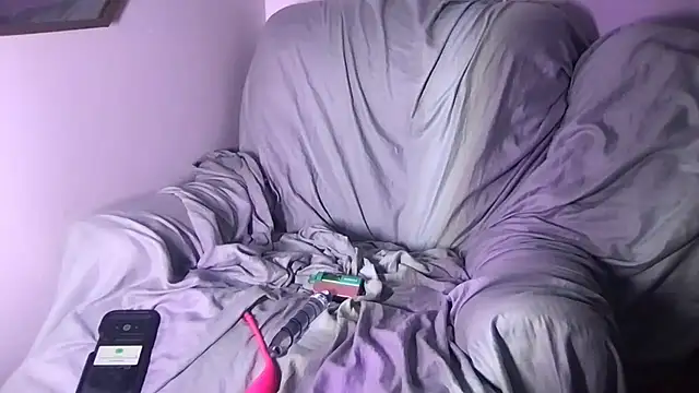 XXX chat uživo modela CreamBee69