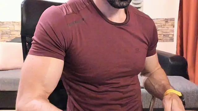 Živý XXX chat HotHunkTrainer