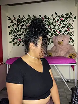 taylor_honeey Adlı Modelin Canlı XXX Sohbeti