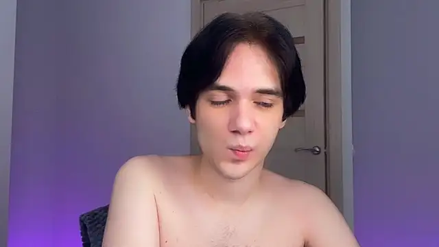 Zombde Adlı Modelin Canlı XXX Sohbeti