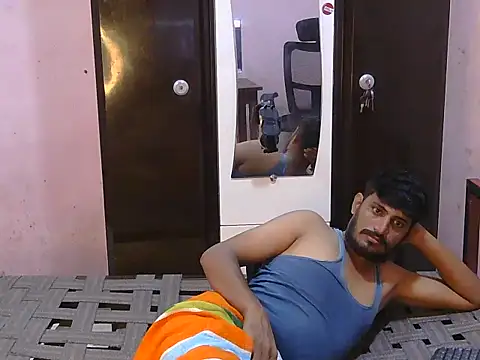 HotXKrish XXX чат на живо