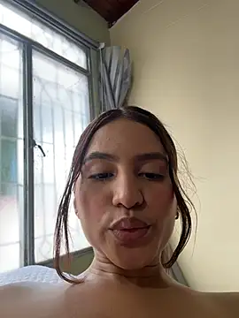 ViankaRose XXX чат на живо