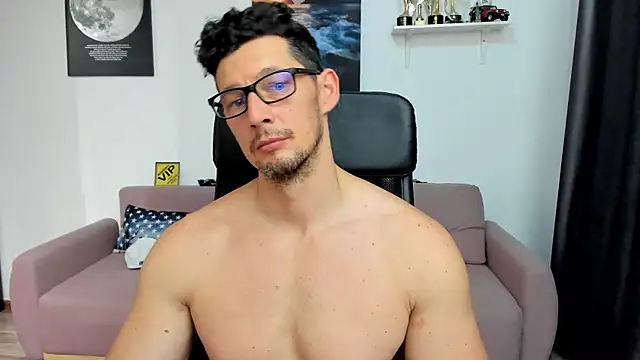 BrutusK08n Live XXX chat