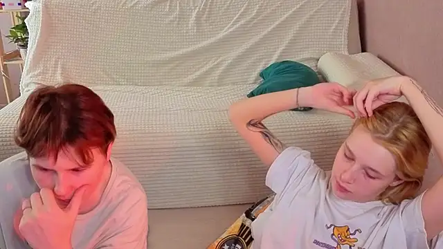 two_gerls_here live XXX chat