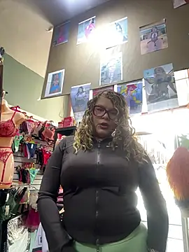 ROSALIASSHOPのライブXXXチャット