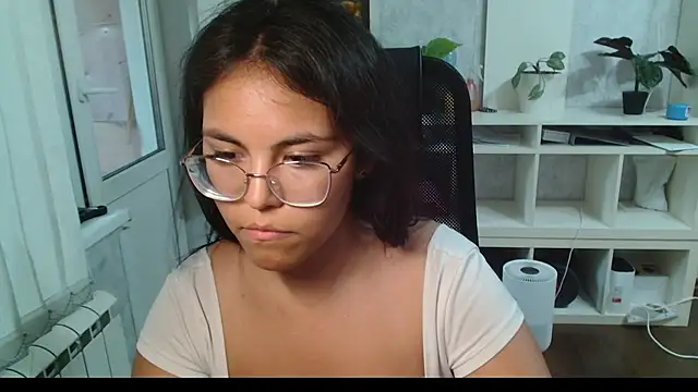 Anda_here Adlı Modelin Canlı XXX Sohbeti