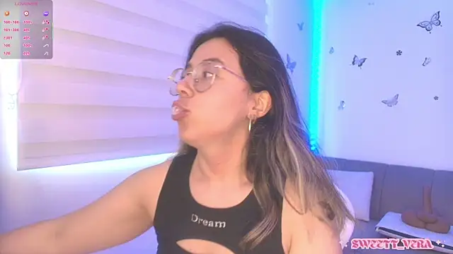 sweettvera Chat XXX live
