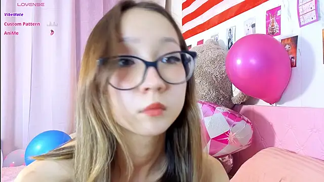 แชท XXX สดของ Karolinacreamm