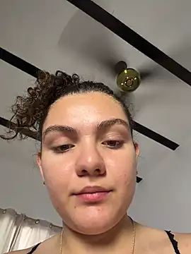 Eva_stark10 Adlı Modelin Canlı XXX Sohbeti