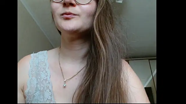 KiraGoldens' Live XXX Chat