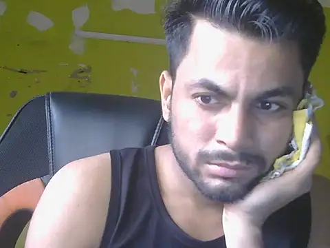 Stubborndesiboy – Live XXX-chat