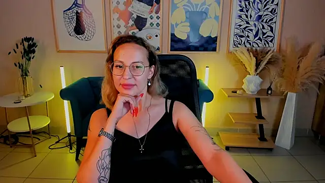 Charlotte_Hudson Chat XXX live