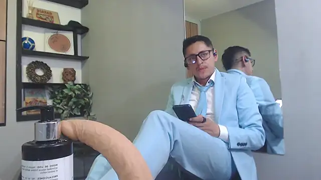 kevin_23_n Live XXX chat