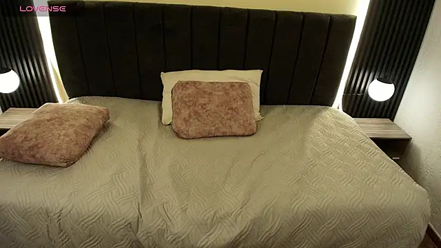 CoralLuxe Webcam show