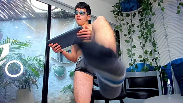 AxelStong Live XXX Chat