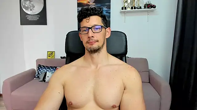 BrutusK08 Chat XXX live