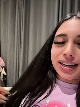 LilMisIndianx XXX чат на живо