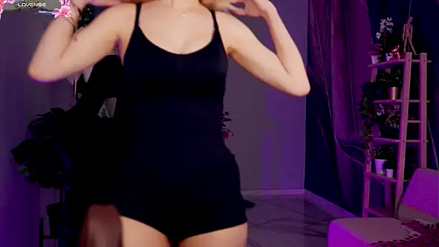 Chat XXX en directo de MaoqiBeverly