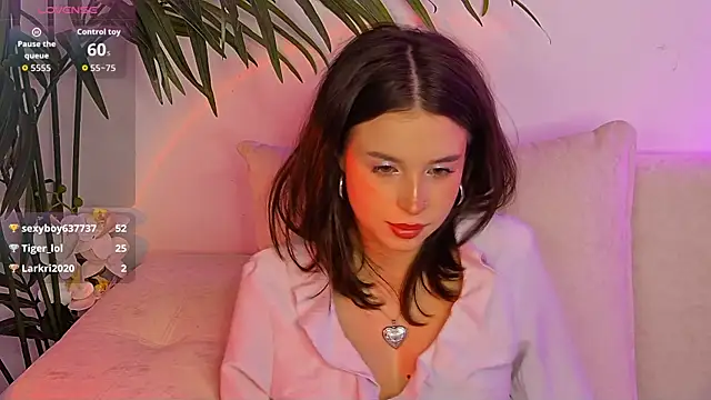 LanaLedger Adlı Modelin Canlı XXX Sohbeti