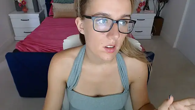 Yennyloves live XXX chat