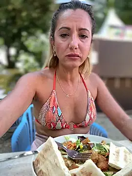 adya-aly live XXX chat
