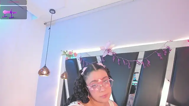 Živý XXX chat antonelllepiercee