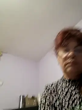 flymyrya123's Live XXX Chat