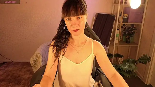 Katherine_Clark_: онлайн-секс-чат