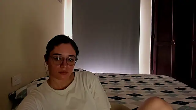 atenas_05_'s Live XXX Chat
