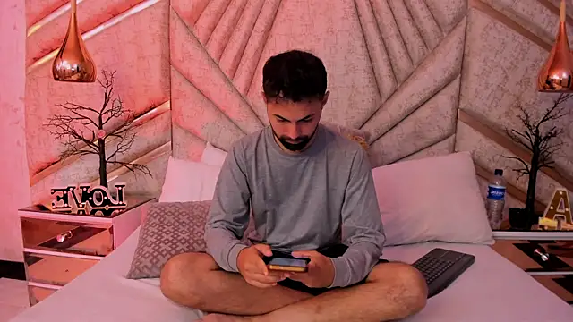 AndrewCrooss Webcam Show