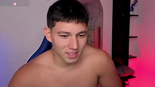 Chatroom XXX en direct de JamesCr_