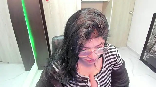 Chat +18 de BellaFlaming ao vivo