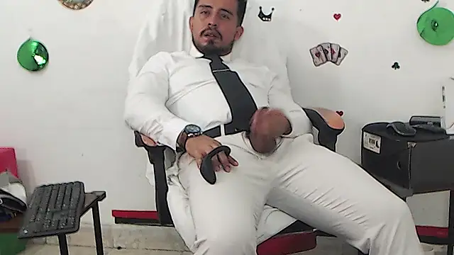 Chat XXX en directo de KalethBigDick