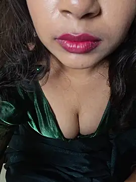 YourToxicBae Adlı Modelin Canlı XXX Sohbeti