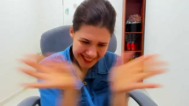 دردشة Joannia الجنسية المباشرة