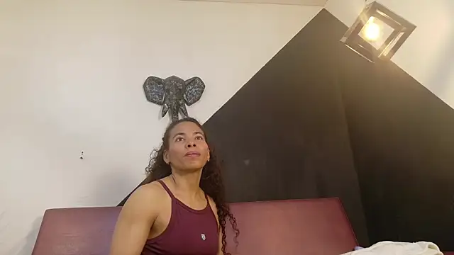 Chat +18 de Amara_Vex ao vivo