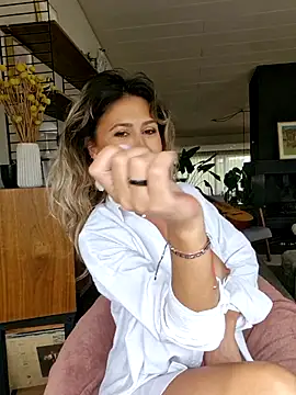 CelynaRoss Chat XXX live