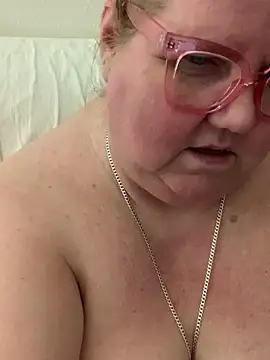 TheMotherPearl's Live XXX Chat