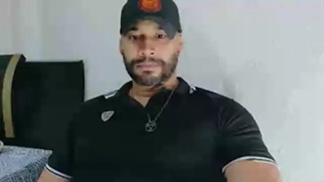 musclehetero Show in webcam