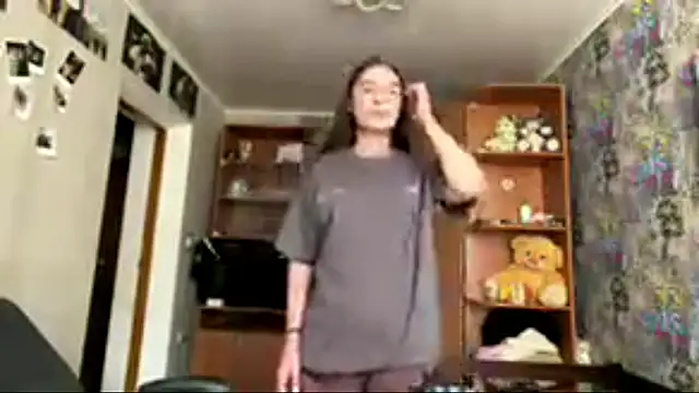 XXX chat uživo modela KittyNoSkirty