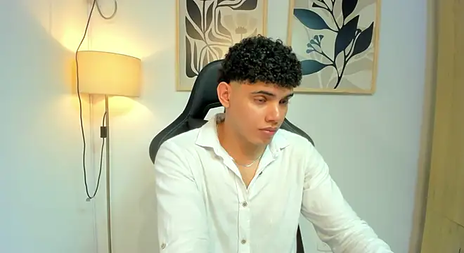 justin_payn14 Adlı Modelin Canlı XXX Sohbeti