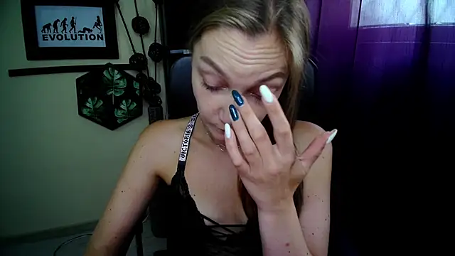 Chat XXX ao vivo de EmillyPlay