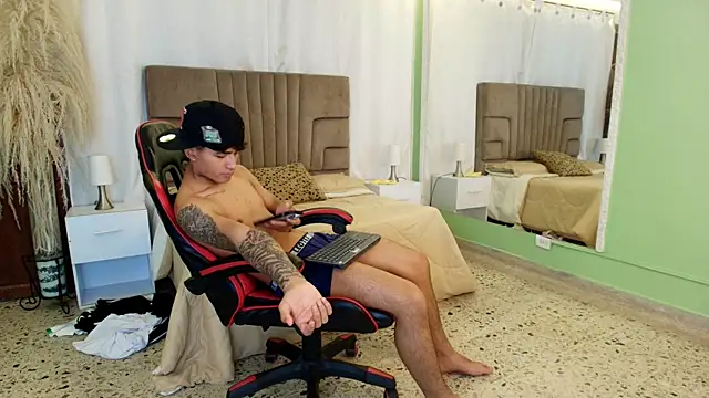 Ruslan_marcel élő XXX-chatje