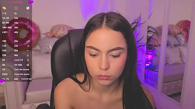 XXX chat uživo modela Aleejaa__