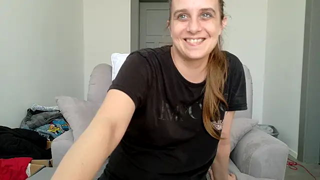 Chantalee Adlı Modelin Canlı XXX Sohbeti