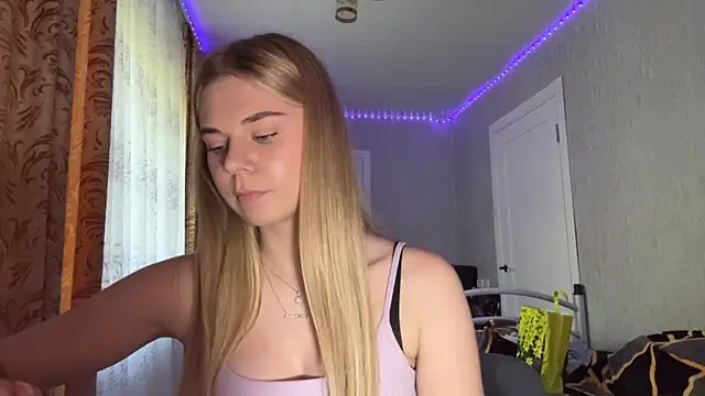 HoneysPiee live XXX chat