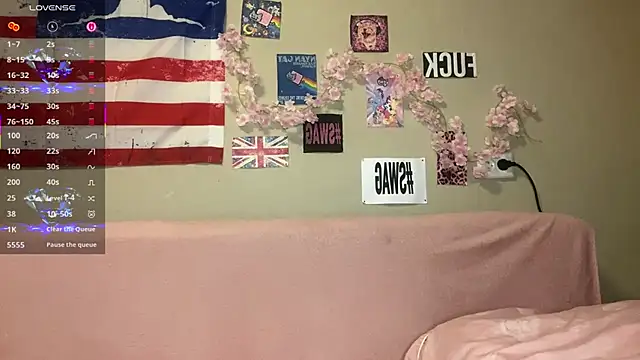 Chat +18 de kittywithu ao vivo